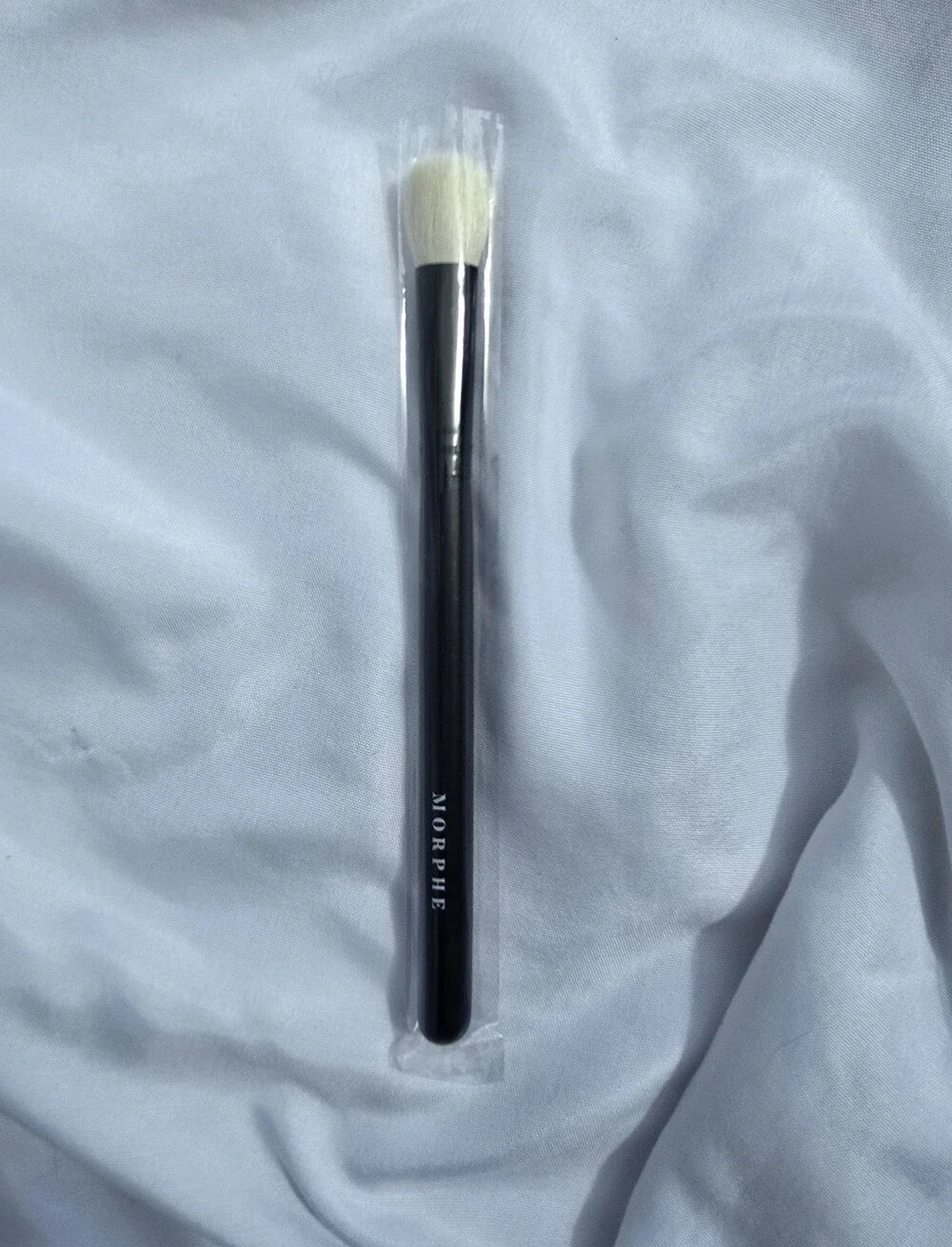 Morphe White Bristle Eyeshadow Brush with Black Handle